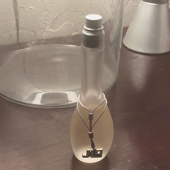 JLo perfume 1 FL OZ - Picture 1 of 1